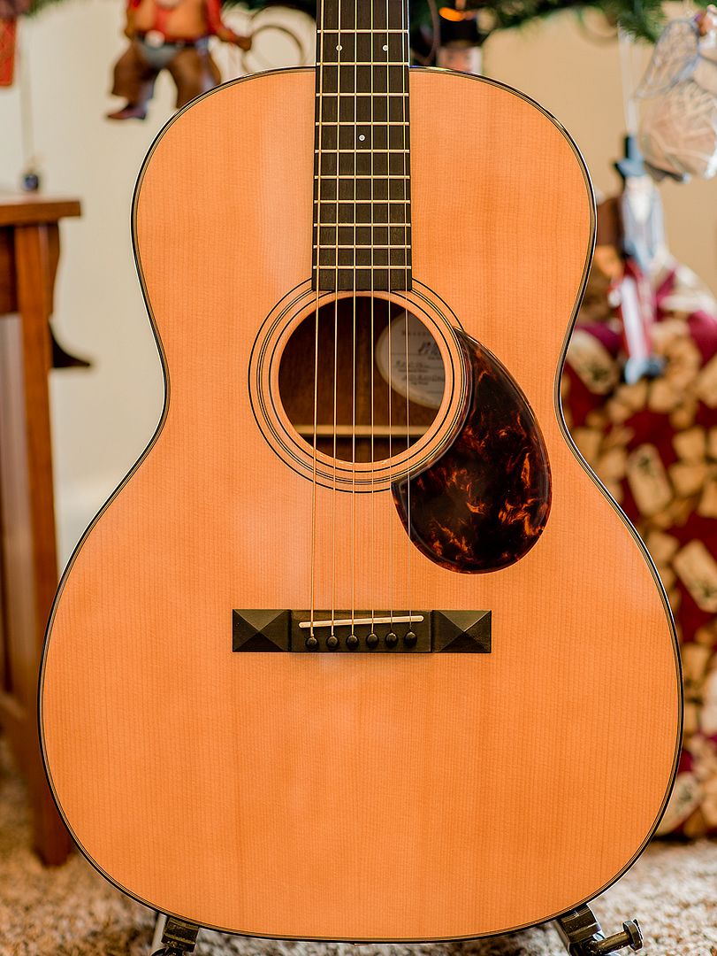 For Sale Breedlove OOO 12Fret Revival Deluxe. Adi/Mahogany. Easy